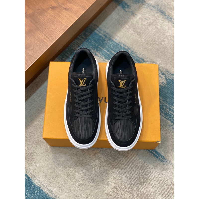 l**is V*t*n sneakers